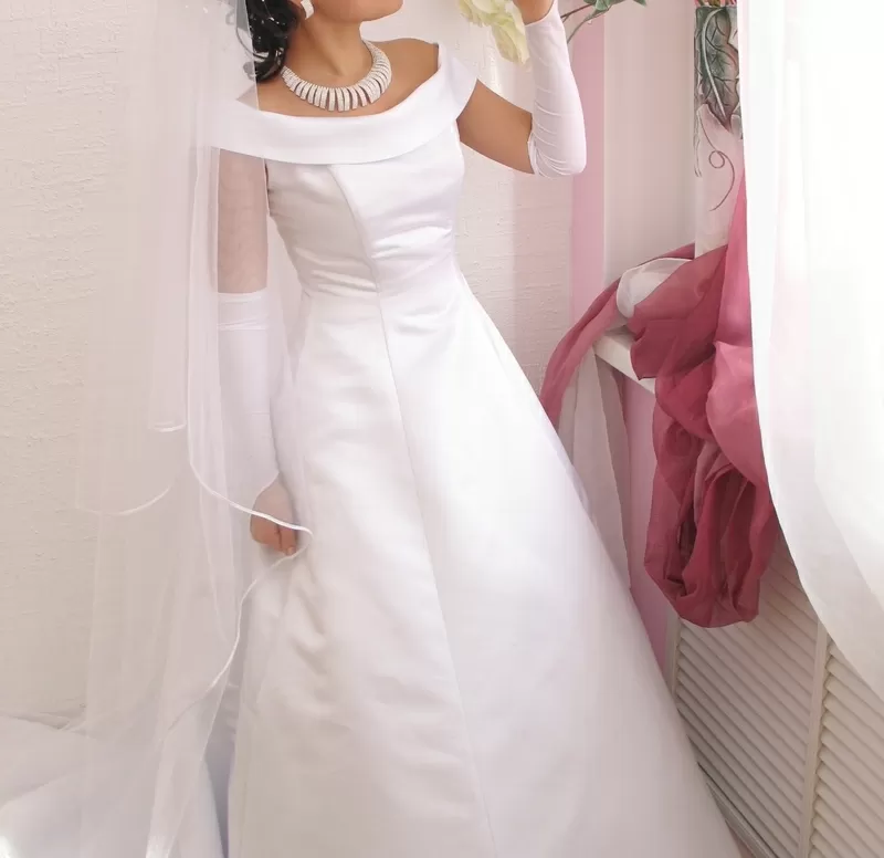 Эксклюзивное свадебное платье сшитое на заказ.